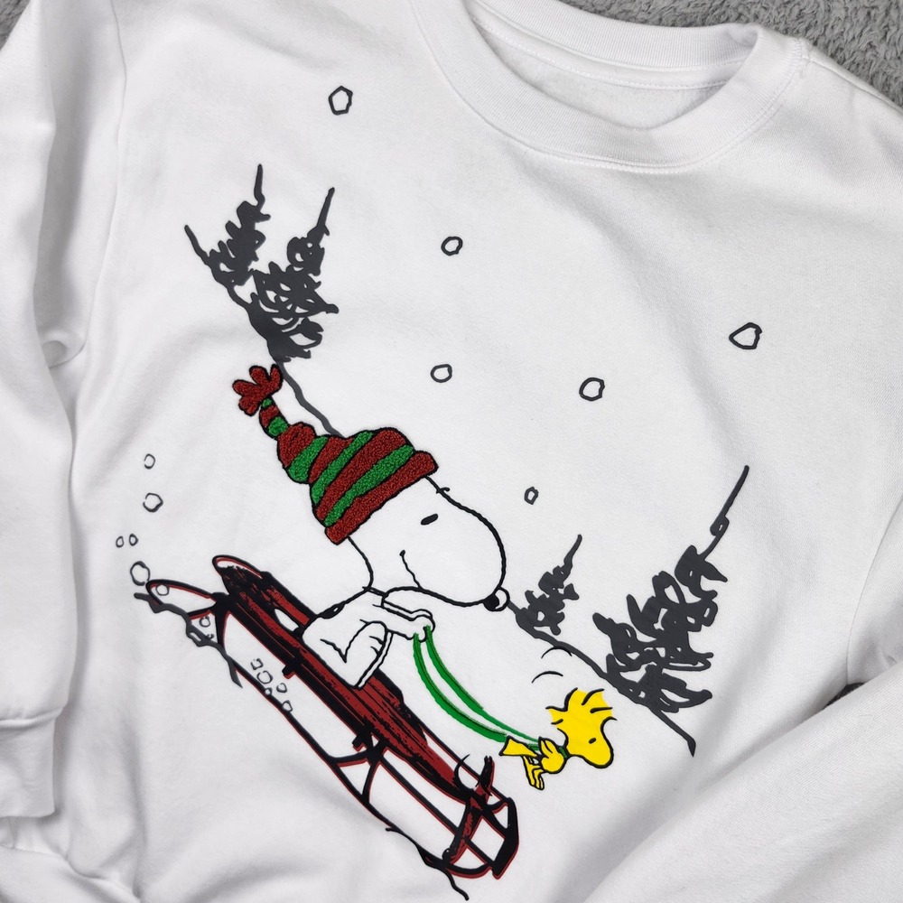 Peanuts Sweatshirt Womens XXS White Snoopy Woodstock Sledding Christmas Graphic